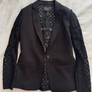 BCBG LACE BLAZER✨